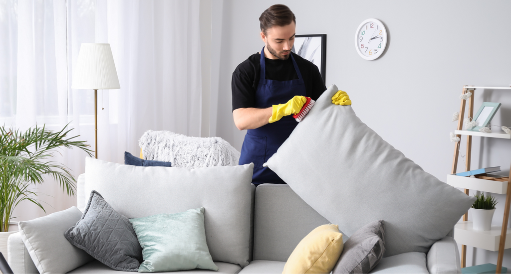 Comment nettoyer un canapé en tissu