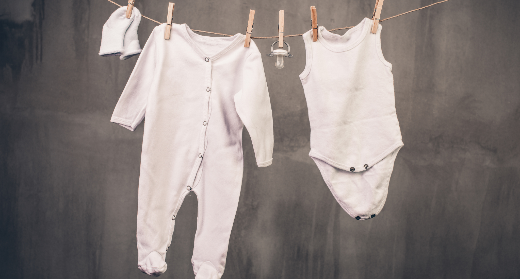 Comment faire un premier lavage des vêtements de bébé efficace ?